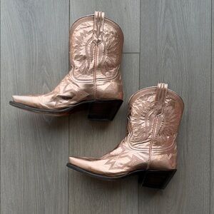 Miron Crosby Women’s Metallic Rose Gold Cowboy Boots